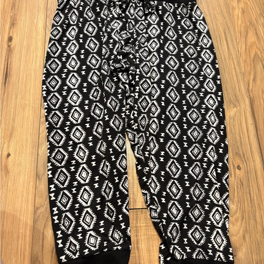 Black and White Geometric Patterned Pants